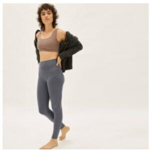 Everlane Perform Legging S in heathered charcoal